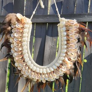 Papua New Guinea Bilas Shell & Feather Ceremonial Collar